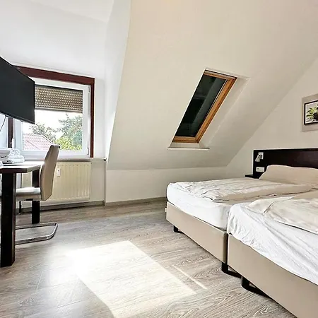 Rennekamp 3*