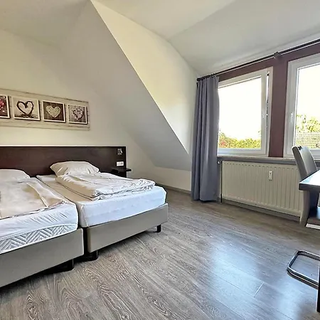 Rennekamp 3* Oyten